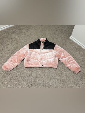Celebrity Pink Blush Pink Velvet Cropped Puffer with Black Yoke